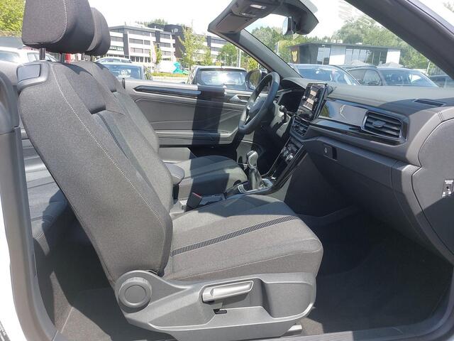 Volkswagen T-Roc Cabrio Style 1.0 TSI 85 kW / 115 pk 6 versn. Hand · Black style pakket · Comfort pakket · Multimedia pakket ·