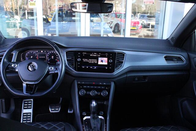 Volkswagen T-Roc Cabrio 1.5 TSI 150PK AUTOMAAT R-LINE | VIRTUAL COCKPIT | STOEL/STUUR VERWARMING | 19" LICHTMETALEN VELGEN | FULL LED KOPLAMPEN | DODEHOEK DETECTIE | ADAPTIVE CRUISE CONTROL | KEYLESS ENTRY/START | PARKEERSENSOREN VOOR EN ACHTER | ACHTERUITRIJ CAMERA | LED