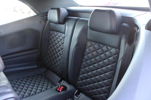 Volkswagen T-Roc Cabrio 1.5 TSI 150PK AUTOMAAT R-LINE | VIRTUAL COCKPIT | STOEL/STUUR VERWARMING | 19" LICHTMETALEN VELGEN | FULL LED KOPLAMPEN | DODEHOEK DETECTIE | ADAPTIVE CRUISE CONTROL | KEYLESS ENTRY/START | PARKEERSENSOREN VOOR EN ACHTER | ACHTERUITRIJ CAMERA | LED