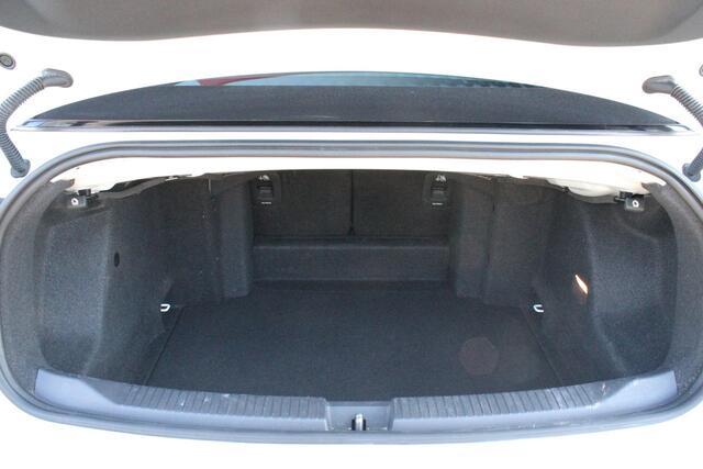 Volkswagen T-Roc Cabrio 1.5 TSI 150PK AUTOMAAT R-LINE | VIRTUAL COCKPIT | STOEL/STUUR VERWARMING | 19" LICHTMETALEN VELGEN | FULL LED KOPLAMPEN | DODEHOEK DETECTIE | ADAPTIVE CRUISE CONTROL | KEYLESS ENTRY/START | PARKEERSENSOREN VOOR EN ACHTER | ACHTERUITRIJ CAMERA | LED