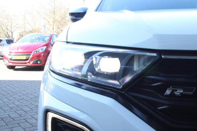Volkswagen T-Roc Cabrio 1.5 TSI 150PK AUTOMAAT R-LINE | VIRTUAL COCKPIT | STOEL/STUUR VERWARMING | 19" LICHTMETALEN VELGEN | FULL LED KOPLAMPEN | DODEHOEK DETECTIE | ADAPTIVE CRUISE CONTROL | KEYLESS ENTRY/START | PARKEERSENSOREN VOOR EN ACHTER | ACHTERUITRIJ CAMERA | LED