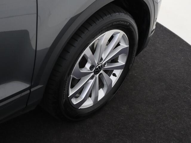 Volkswagen T-Roc 1.0 TSI Life Edition | Achteruitrijcamera | Keyless | Parkeerassistent | CarPlay | Digitale cockpit | Adaptieve cruise control | Parkeersensoren |
