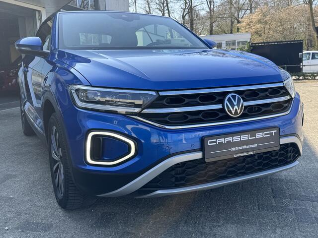 Volkswagen T-Roc Cabrio 1.5 TSI Style Stuurverwarming, adaptief cruise control, Camera, DAB-tuner, windscherm . Een proefrit levert het bewijs. Neem contact op en we maken een afspraak!