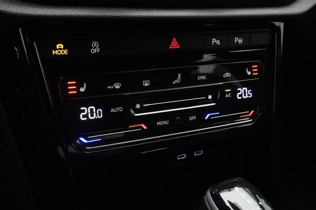 Volkswagen T-Roc 1.5 TSI 150 pk DSG R-Line Business | Panoramadak | Trekhaak | IQ Light | Navigatie | Stoelverwarming | Parkeersensoren voor/achter