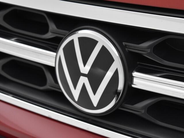 Volkswagen T-Roc 1.5 Tsi 150pk DSG R-Line · Apple/Android Car Play · ACC · Park Assist · DAB · P-Sensoren · Navigatie · 17''Velgen · Garantie t/m 13-02-2028 of 100.000km