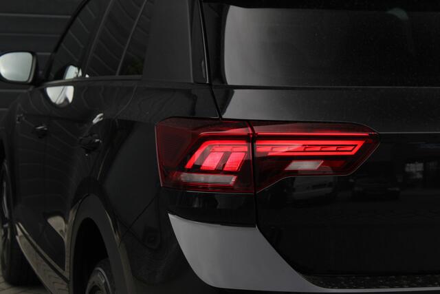 Volkswagen T-Roc 1.5 TSI R-Line Edition | Pano | Stuurverw. | Camera