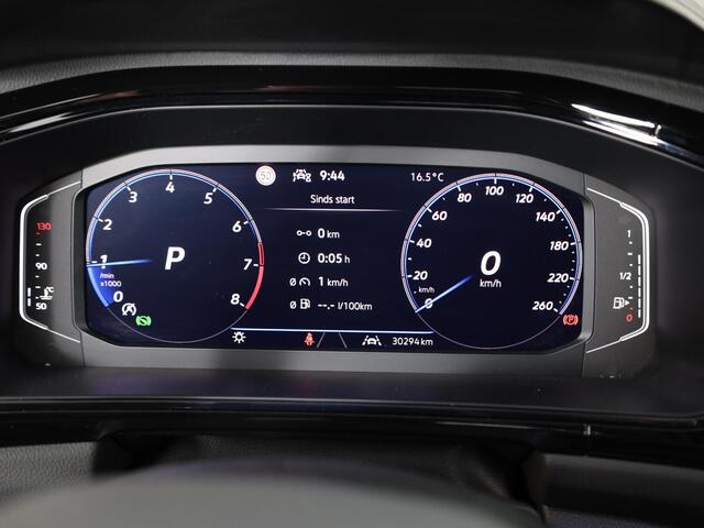Volkswagen T-Roc 1.5 TSI R-Line 150 PK DSG (Automaat) | Verlengde garantie | Black Style | Panorama dak | LED Matrix koplampen | Adaptieve cruise |