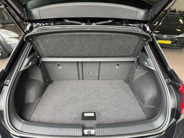 Volkswagen T-Roc 1.5 TSI R-Line Bns DIGITAL COCKPIT APK 6-2028 BJ 2024 !!!