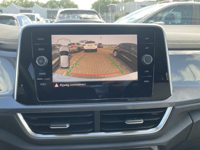 Volkswagen T-Roc 1.5 TSI Style · Navigatie · Camera + Parkeersensoren · Stoelverwarming · Garantie t/m 10-01-2027 of 100.000km