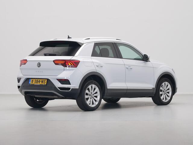 Volkswagen T-Roc 1.5 TSI 150pk DSG Sport Navigatie Camera Acc Executive Getint glas