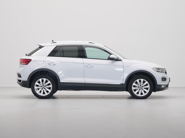 Volkswagen T-Roc 1.5 TSI 150pk DSG Sport Navigatie Camera Acc Executive Getint glas