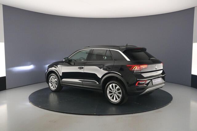 Volkswagen T-Roc Life Edition 1.0 TSI 115pk Adaptive cruise control, Achteruitrijcamera, LED koplampen, Stoelverwarming, Airco, DAB, Radio, Parkeersensoren, App connect
