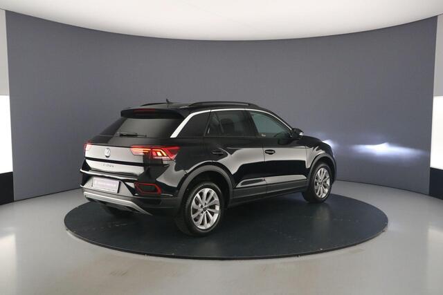 Volkswagen T-Roc Life Edition 1.0 TSI 115pk Adaptive cruise control, Achteruitrijcamera, LED koplampen, Stoelverwarming, Airco, DAB, Radio, Parkeersensoren, App connect