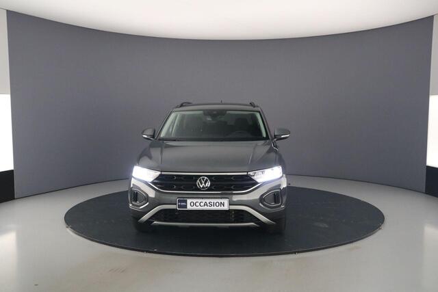 Volkswagen T-Roc Life Edition 1.0 TSI 115pk Adaptive cruise control, Achteruitrijcamera, Stoelverwarming, LED koplampen, Parkeersensoren, Airco, DAB, Radio, App connect