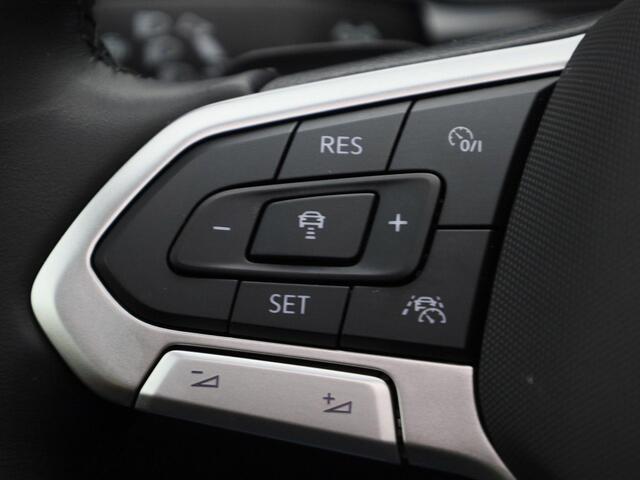Volkswagen T-Roc 1.5TSI/150PK R-Line Black Style DSG · Panoramadak · Camera + Parkeersensoren · Stoelverwarming · Garantie tot augustus 2026
