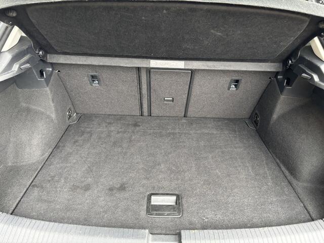 Volkswagen T-Roc 1.0 TSI United Trekhaak / Camera / Carplay