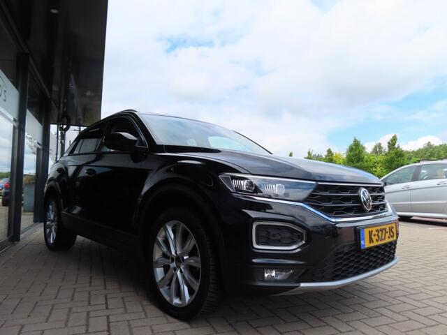 Volkswagen T-Roc 1.5 TSI DSG Style Bns Ecc Nav Pano Led Trekhaak 2021