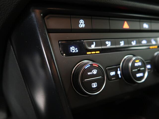 Volkswagen T-Roc 1.5 TSI Sport Triple Black Airco-ecc App connect Navigatie 19 inch Zwarte sportvelgen Apk nieuw Boekjes aanwezig Nette staat Stoelverwarming PDC ACC Adaptieve Cruise Control