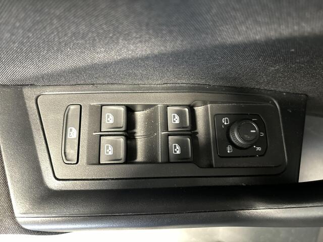 Volkswagen T-Roc 1.0 Tsi 110pk Life 75 Edition · Apple/Android Car Play · Navi · Camera · P-Sensoren · Park Assist · 17'' Inch · Garantie t/m 22-05-2027 of 100.000km