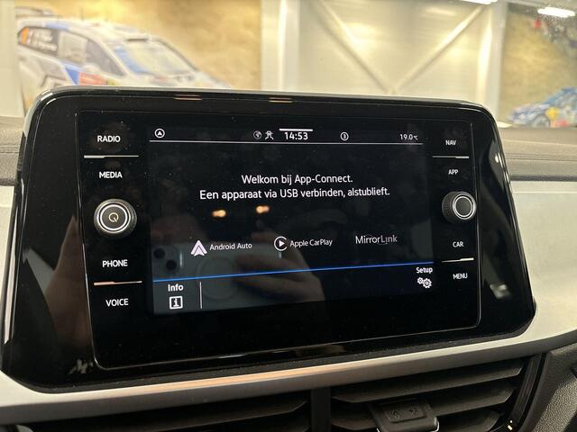 Volkswagen T-Roc 1.0 Tsi 110pk Life 75 Edition · Apple/Android Car Play · Navi · Camera · P-Sensoren · Park Assist · 17'' Inch · Garantie t/m 22-05-2027 of 100.000km
