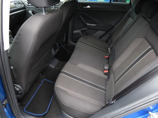 Volkswagen T-Roc 1.0 TSI Style Airco ACC Cr-Control CarPlay Stoelverwarming