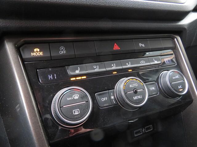 Volkswagen T-Roc 1.0 TSI Style Airco ACC Cr-Control CarPlay Stoelverwarming