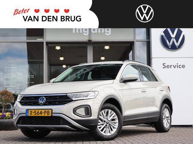 Volkswagen T-Roc 1.0 TSI 110 pk Life Business | Navigatie | App Connect | PDC | LED | Stoelverwarming | Climatronic | DAB | 16'' LM | Fabrieksgarantie tot 10-01-2028 of 100.000km |