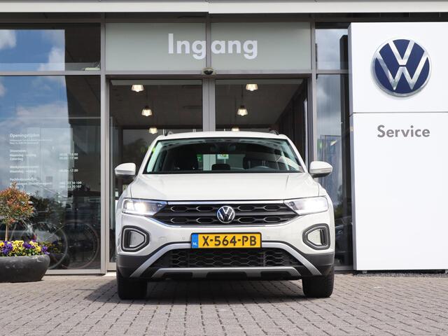 Volkswagen T-Roc 1.0 TSI 110 pk Life Business | Navigatie | App Connect | PDC | LED | Stoelverwarming | Climatronic | DAB | 16'' LM | Fabrieksgarantie tot 10-01-2028 of 100.000km |