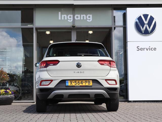 Volkswagen T-Roc 1.0 TSI 110 pk Life Business | Navigatie | App Connect | PDC | LED | Stoelverwarming | Climatronic | DAB | 16'' LM | Fabrieksgarantie tot 10-01-2028 of 100.000km |