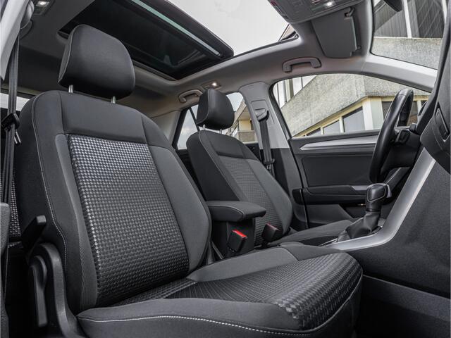Volkswagen T-Roc 1.5 TSI Sport Business R-Line PANO 19 INCH VIRTUAL DASH LED DODEHOEK ADAP CRUISE TREKHAAK