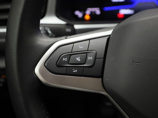 Volkswagen T-Roc 1.0TSI/116PK Life · Navigatie · Stoelverwarming · Parkeersensoren · Garantie tot juli 2026