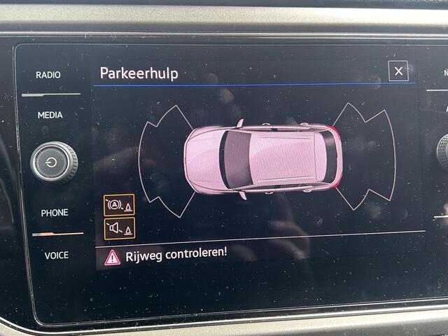 Volkswagen T-Roc 1.0 TSI Style | Carplay | adaptive cruise |