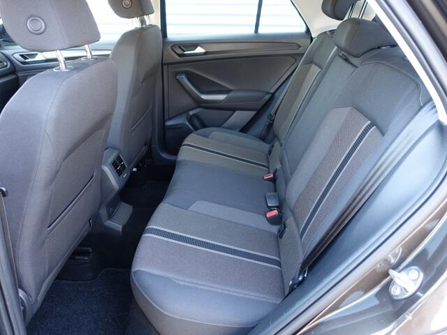 Volkswagen T-Roc 1.0 TSi Style I NL-Auto I Airco I Cruise I Android/Apple I Trekhaak I
