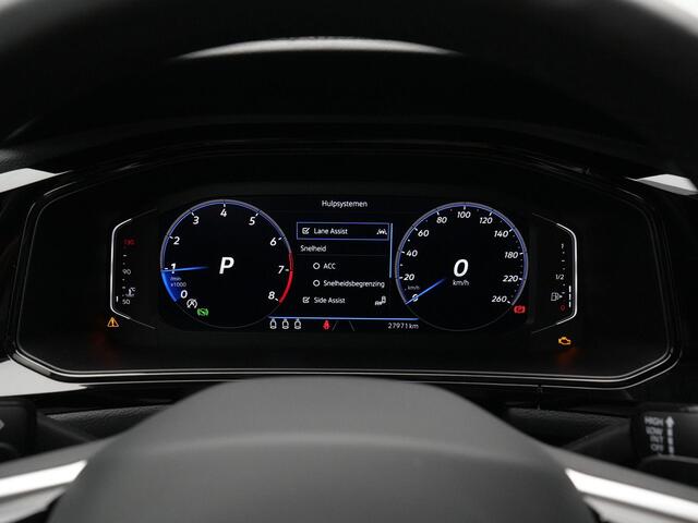 Volkswagen T-Roc 1.5 TSI 150 pk DSG R-Line | IQ Light | Achteruitrijcamera | Stoelverwarming | Apple Carplay / Android Auto | Keyless Entry