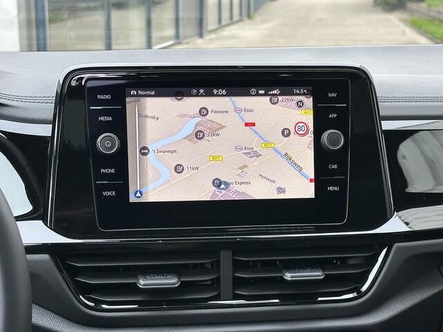 Volkswagen T-Roc 1.5 TSI R-Line Business | Pano-Dak/IQ Light/19"/Virtual Cockpit/Carplay/Navi