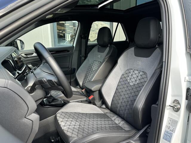 Volkswagen T-Roc 1.5 TSI R-Line Business | Pano-Dak/IQ Light/19"/Virtual Cockpit/Carplay/Navi