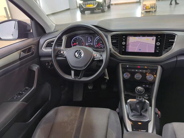 Volkswagen T-Roc 1.5 TSI Style / TREKHAAK/ PARK. SENSOREN/ AIRCO/ NAVI/ 16" LMV