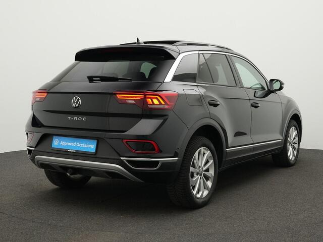 Volkswagen T-Roc Style 1.5 TSI 150 pk DSG | Panoramadak | Trekhaak | Achteruitrijcamera | Stoelverwarming | Park Assist | Adaptive Cruise | 17 inch