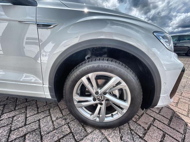 Volkswagen T-Roc Cabrio 1.5 TSI 150pk DSG R-Line · Navigatie · Side Assist · Apple Car Play · Stoelverwarming ·