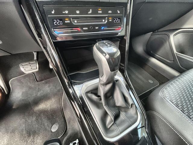 Volkswagen T-Roc Cabrio 1.5 TSI 150pk DSG R-Line · Navigatie · Side Assist · Apple Car Play · Stoelverwarming ·