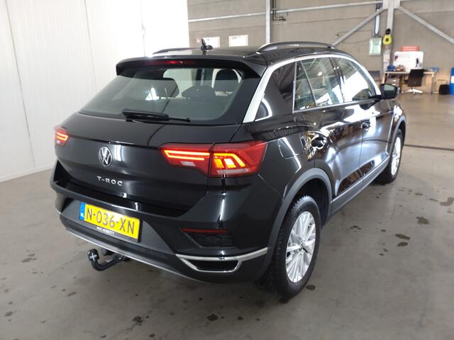 Volkswagen T-Roc 1.0 TSI Style | Verwacht | Trekhaak | Clima | Camera | ACC |