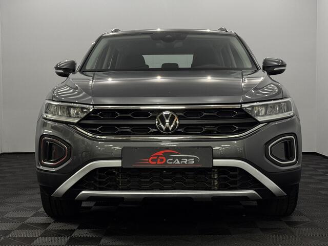 Volkswagen T-Roc 1.5 TSI Life Clima, Parkeersensoren, Apple carplay, Cruise control, Virtual desk, A start stop