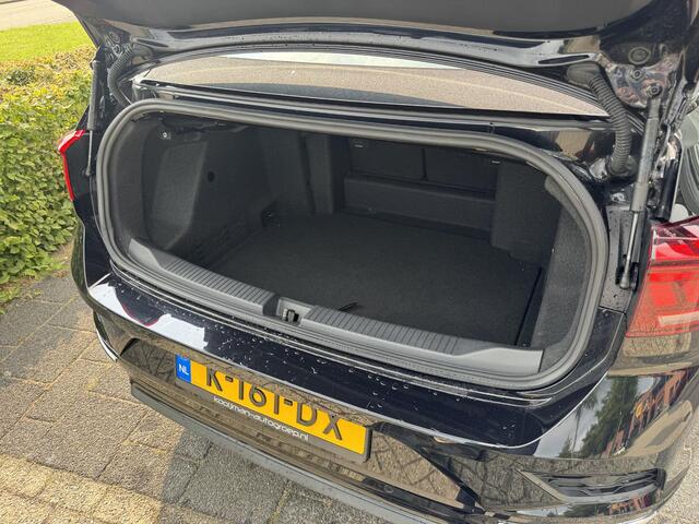 Volkswagen T-Roc Cabrio 1.5 TSI R-Line | Stoel/Stuurverwarming | Super Netjes! | Adaptieve Cruise Control | Dodehoekassistentie | Enz...