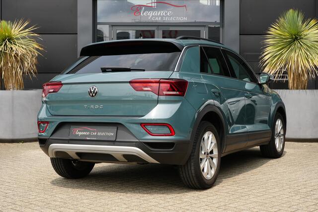 Volkswagen T-Roc 1.5 TSI Life Business 150pk AppleCarplay/Cruise/ParkAssist