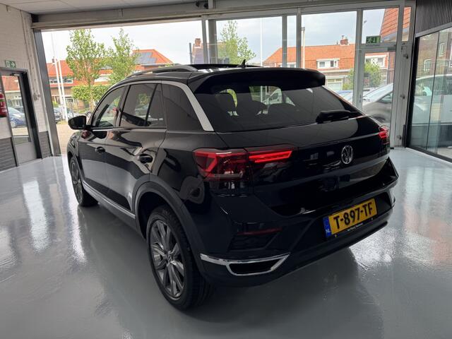 Volkswagen T-Roc 1.5 TSI Sport DSG PANO KEYLESS BLIND ACC