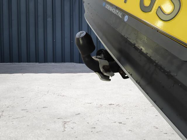 Volkswagen T-Roc 1.0 TSI Style Business (116PK), 1e-Eig, VW-Dealer-Onderh., BOVAG-Garantie, Navigatie, Parkeersensoren-V+A, Spiegel-Pakket, Trekhaak, Elek.-Achterklep, Achteruitrijcamera, DAB, LM.-Velgen, Licht-Zicht-Pakket, Adaptive-Cruisecontrol, Privacy-Glas, NL-Auto