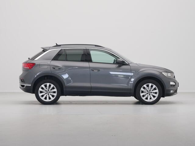 Volkswagen T-Roc 1.0 TSI 110pk Style Executive Getint glas Navigatie Adaptieve Cruise PDC 217