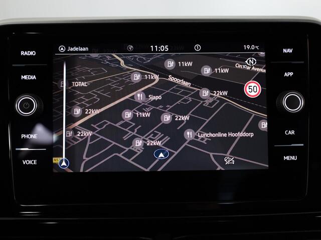 Volkswagen T-Roc R-Line-Edition 1.5 110 kW / 150 pk TSI SUV 7 versn