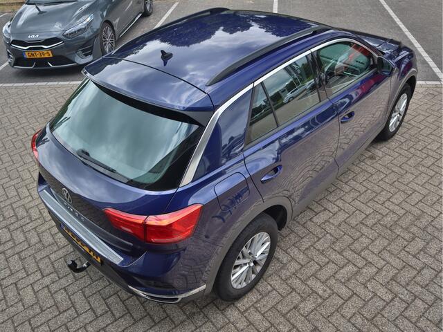 Volkswagen T-Roc 1.5 TSI Style Business Automaat | Camera | Automaat | Trekhaak | PDC | Stoelverw. |