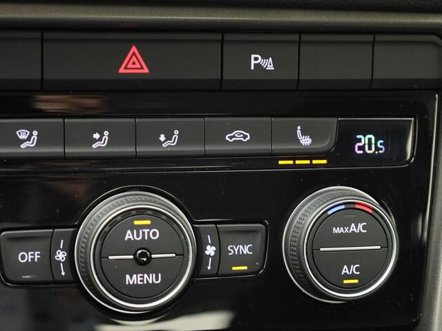 Volkswagen T-Roc 1.5TSI/150PK Style DSG · Camera + Parkeersensoren · Ad.cruise control · Stoelverwarming